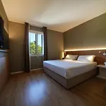 Th 4*