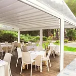 Th 4* Lacona
