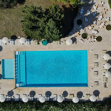 Club 4*