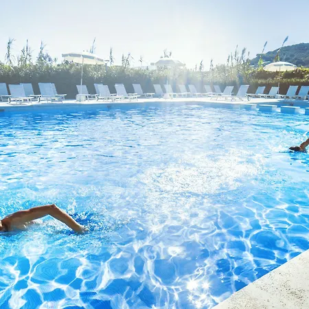 Th Resort 4*