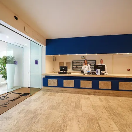Club 4* 拉科纳